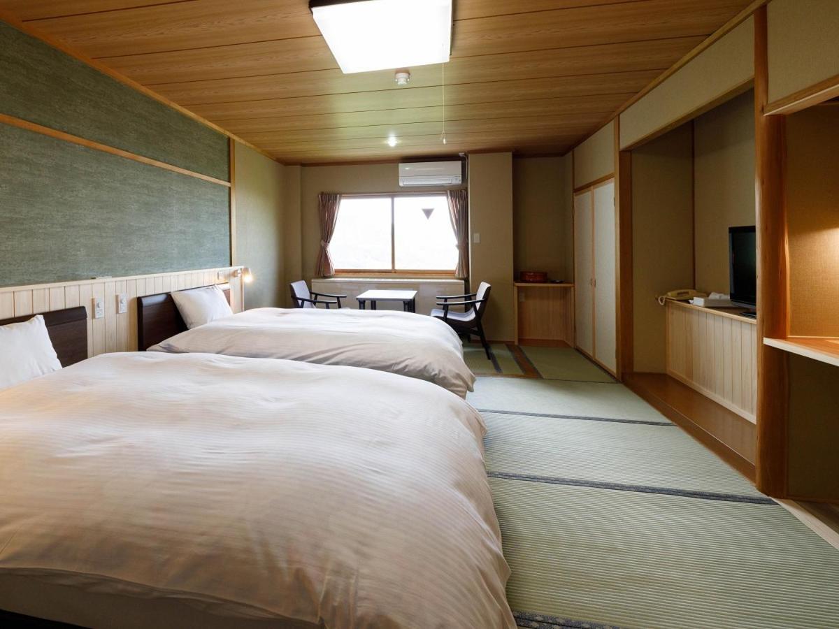Hotel Iwasuge Яманути Экстерьер фото