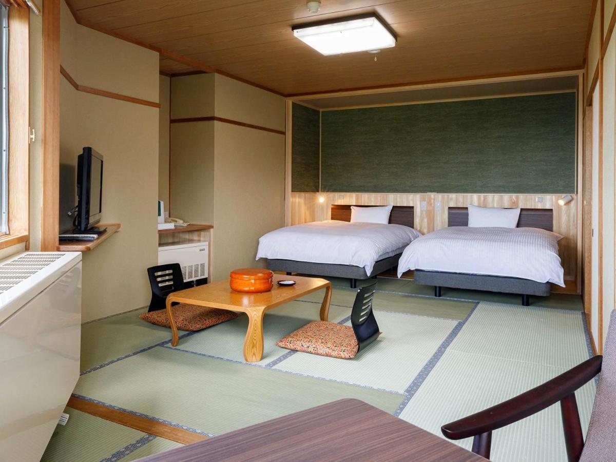 Hotel Iwasuge Яманути Экстерьер фото